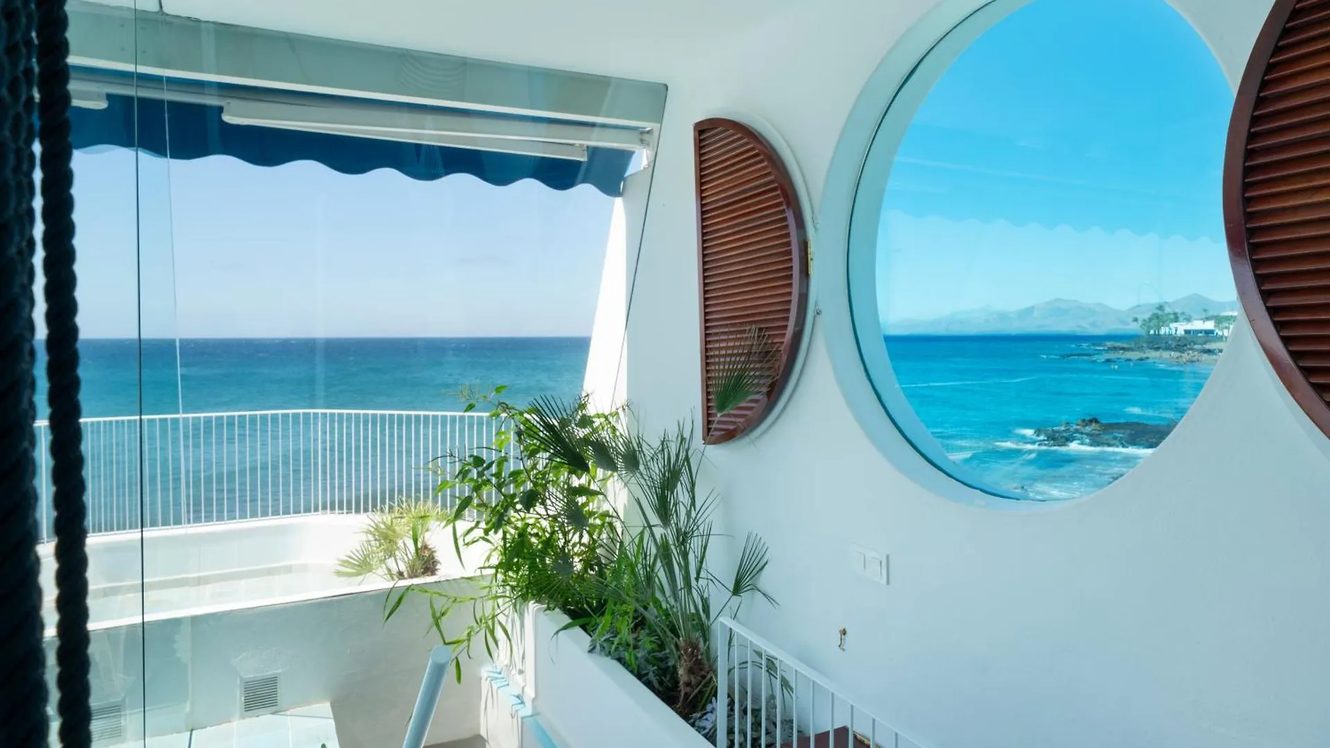 Luxury Sea Front Caleton 40